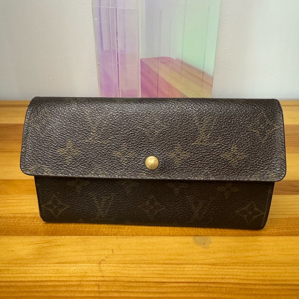 LV Wallet -let’s make a deal!